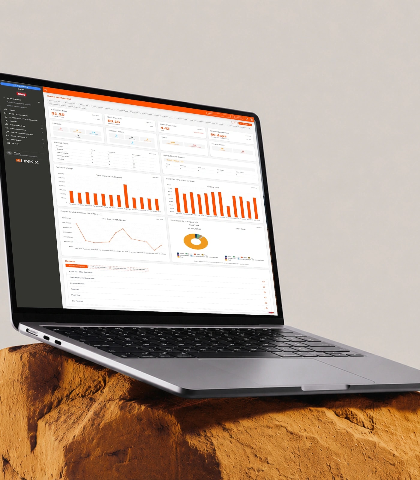 Link-X AI fleet management and analytics dashboard — view 1